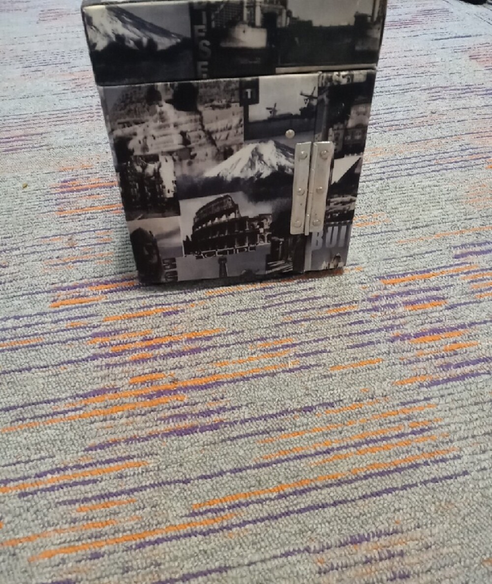 Black Patterned Cosmetic Case with Mirror - Picture 11 of 16